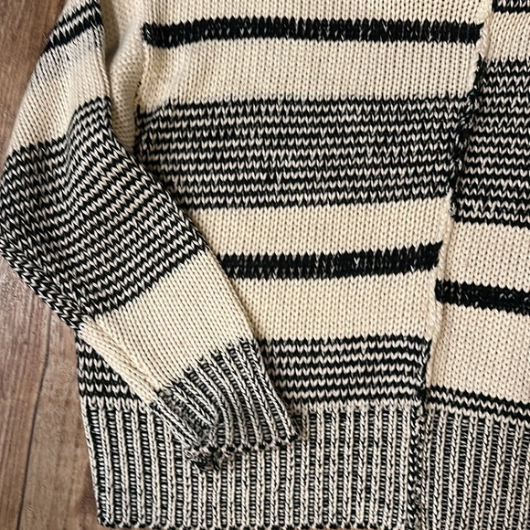 STORIA STRIPPED BLACK AND CREAM SWEATE SIZE M c6 - Picture 2 of 5